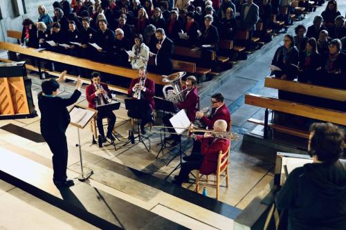 Messe chantée par les choeurs avec Harmonie municipale