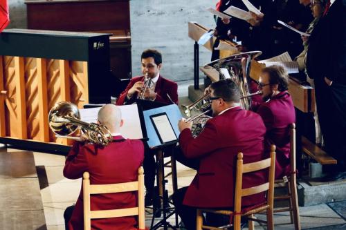 Messe chantée par les choeurs avec Harmonie municipale